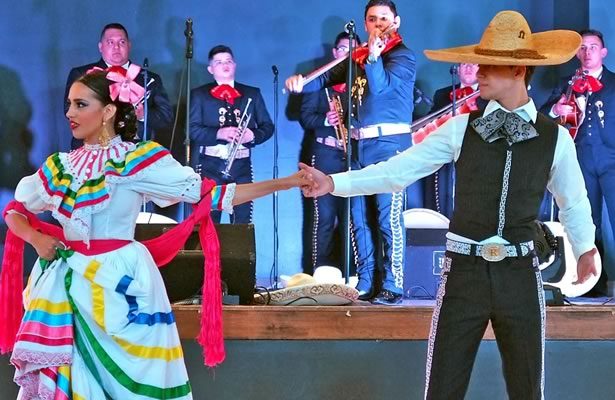 Mariachi Aztlan and Ballet Folklorio