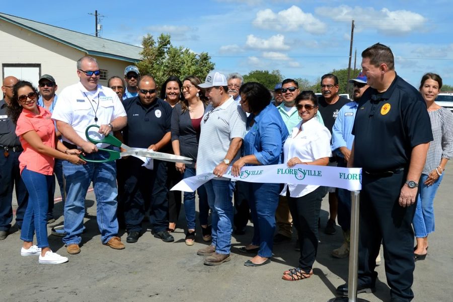 Ribbon cutting for the downtown parking lot project: a joint partnership between the City of Floresville, FEDC and local business owners.