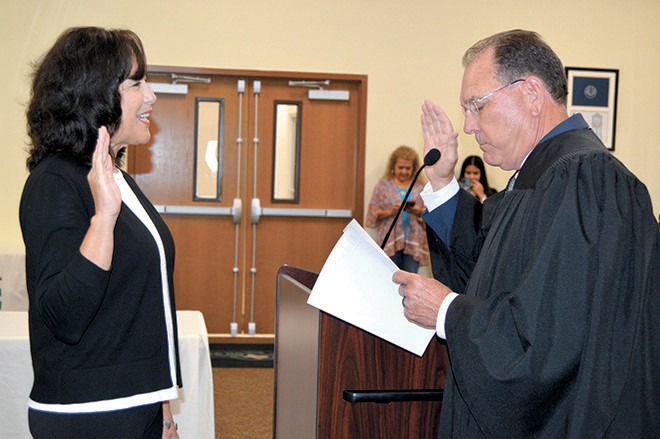 Floresville Mayor, City Council Members Take Oaths of Office